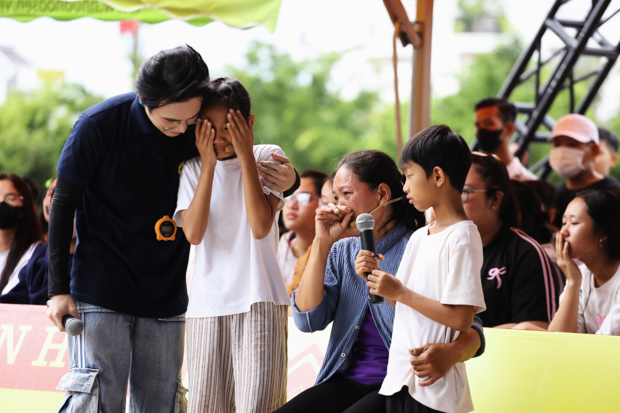 Gia đình em Thúy Đào Gia đình em Thúy Đào trong hoàn cảnh khó khăn