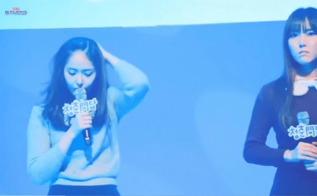 Ca sĩ ngất xỉu trên sân khấu: HyunA giảm cân đến bất tỉnh, Jisoo gục ngã khiến fan thót tim- Ảnh 8. SinB dù cố gắng nhưng vẫn ngã quỵ ngay trên sân khấu