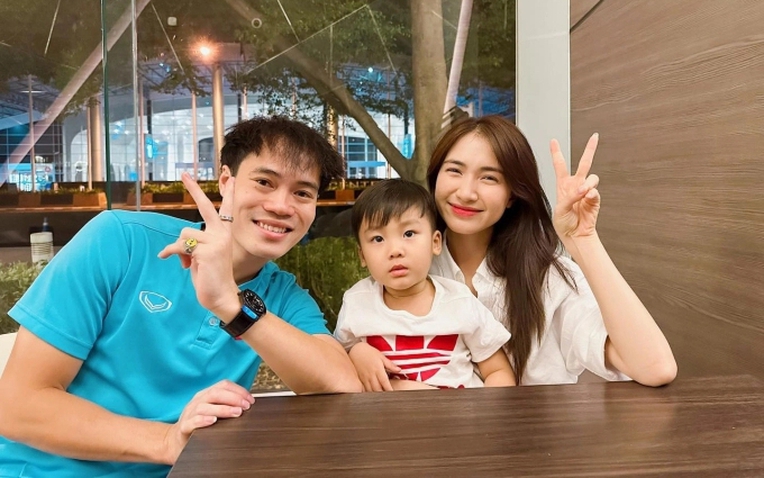 Hòa Minzy công khai tin nhắn với Văn Toàn