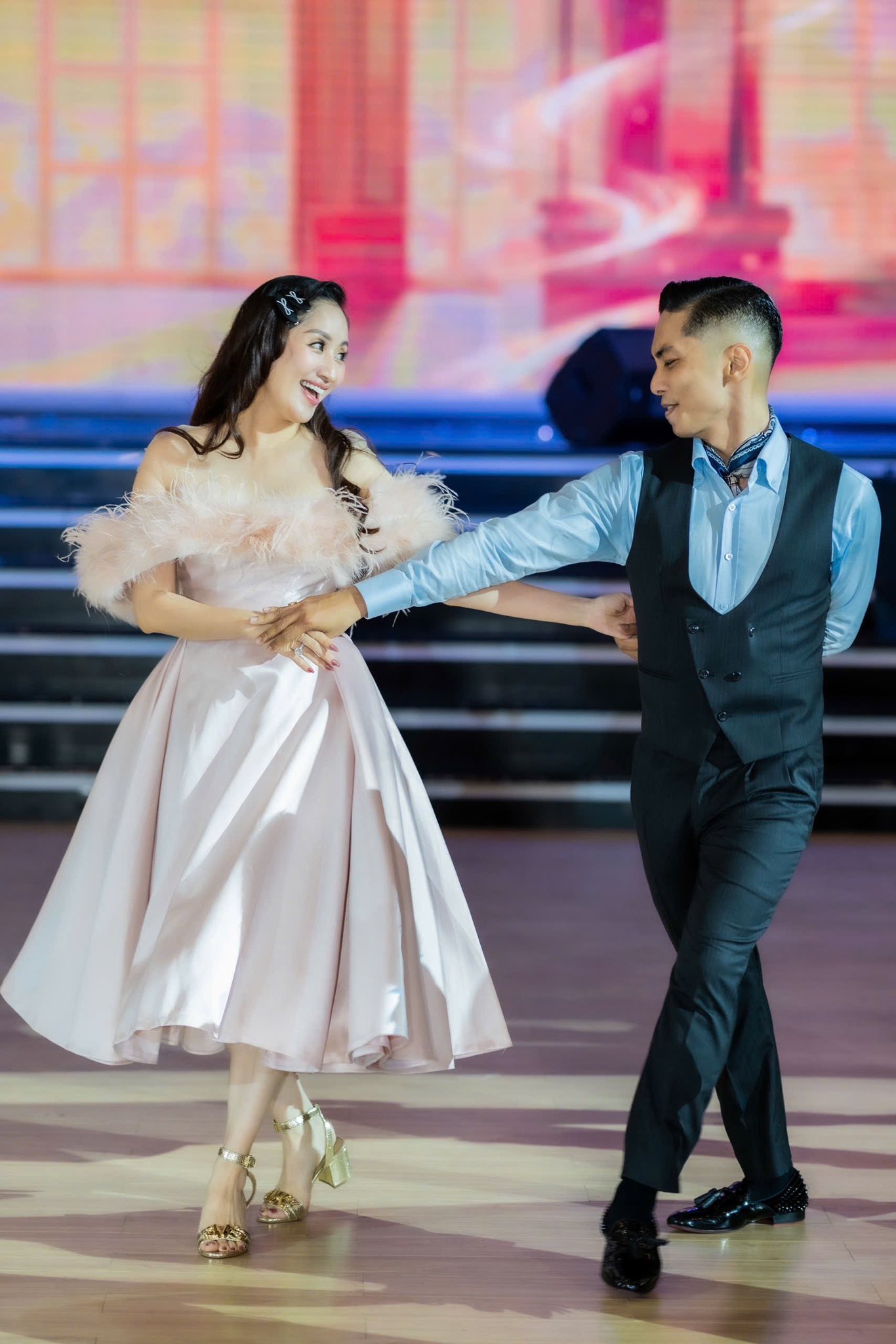 Ảnh 2 Khánh Thi và Phan Hiển