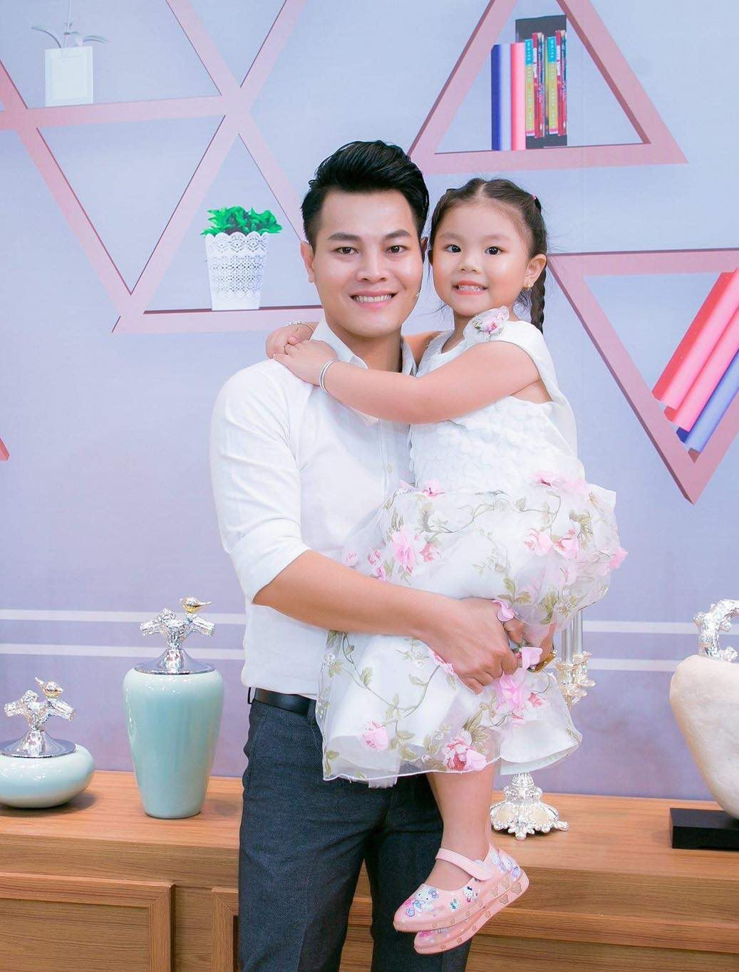 Cặp đôi có chung một cô con gái tên Bella