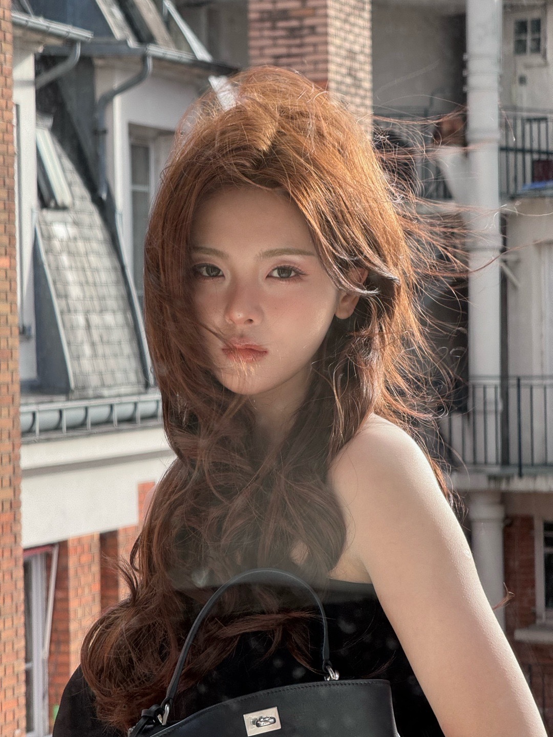 Hai nhân vật chính tương tác trong phim Trịnh Vũ và Trần Nghiễn Chu cùng nhau hợp tác học tập