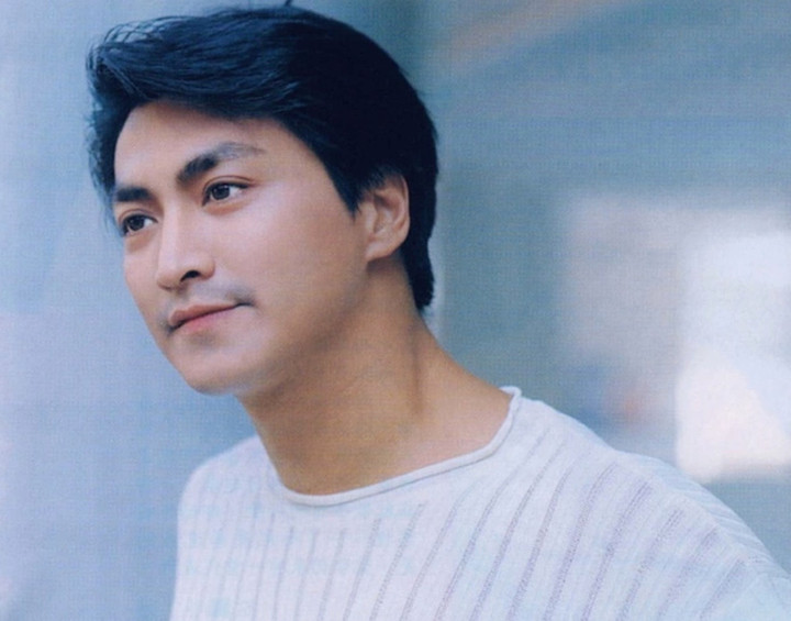 - Ảnh 1. Hà Gia Kính thời kỳ khó khăn trước khi thành danh