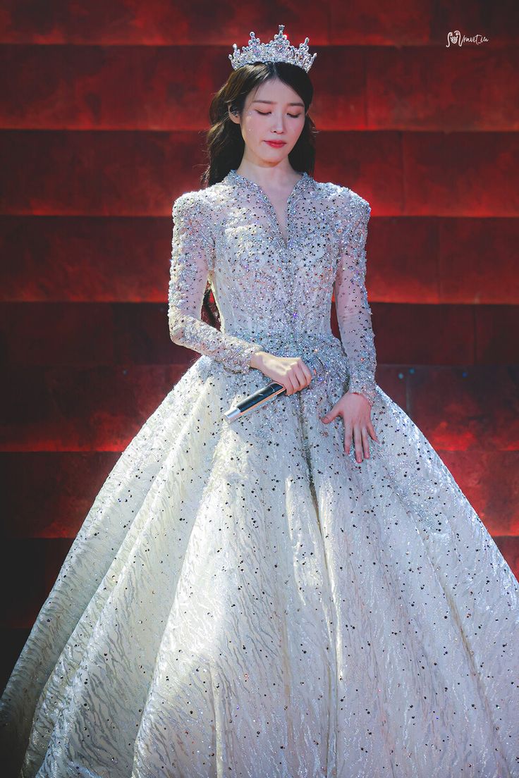 IU nữ ca sĩ số một Hàn Quốc với thành tích xuất sắc