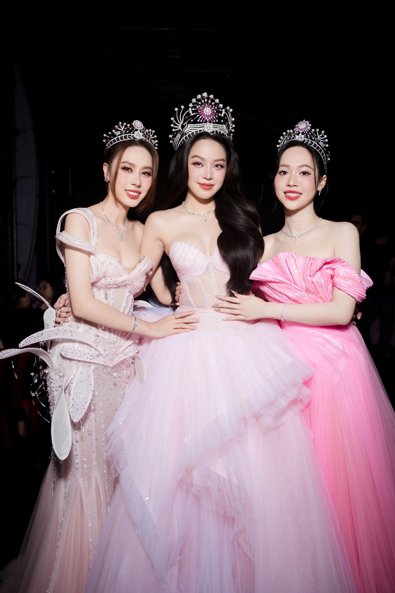 Phong cách kín tiếng của Trịnh Thuỳ Linh