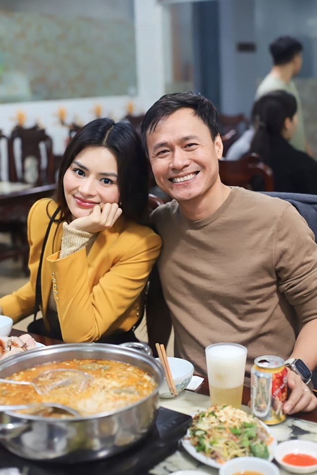 Vũ Thu Phương và chồng cũ có chung 2 con gái trước khi rạn nứt Gia đình nhỏ của Vũ Thu Phương sau ly hôn