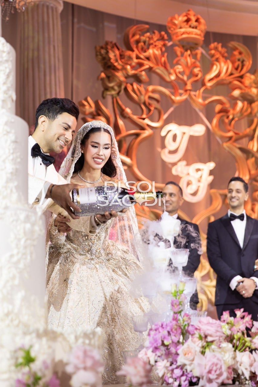 Khách mời doanh nhân, nghệ sĩ tại đám cưới Khách mời đám cưới