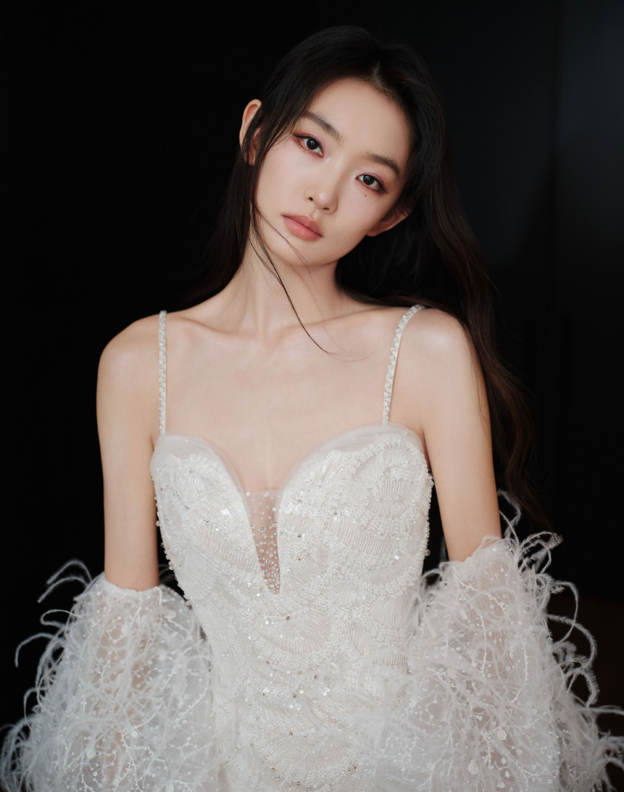 Gia thế khủng của Châu Y Nhiên Sự quyền lực khiến mỹ nhân họ Châu tránh được phán xét nặng nề