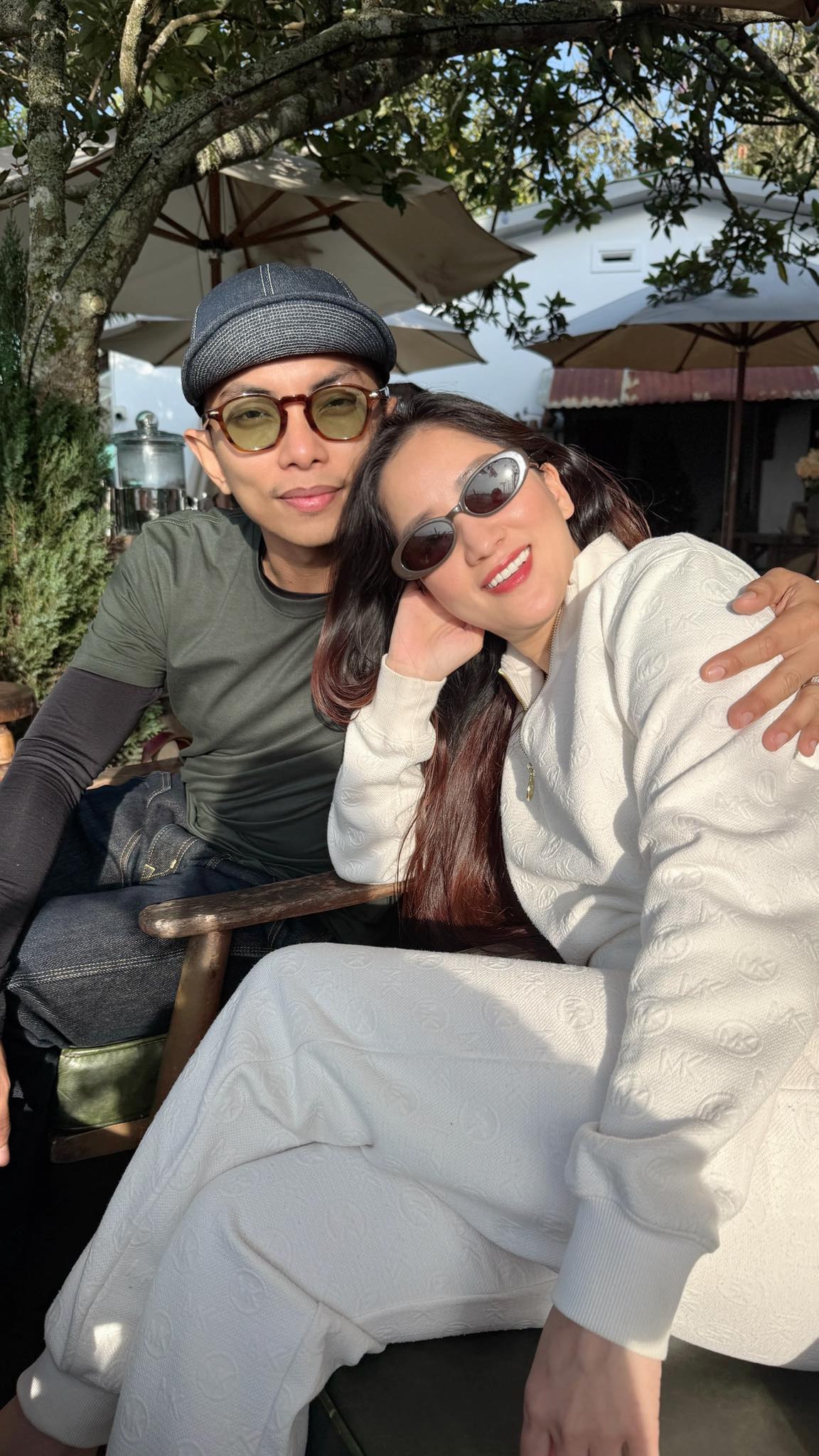 Ảnh 6 Phan Hiển chăm sóc Khánh Thi