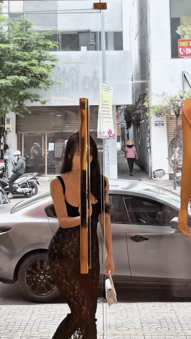 Bạn gái Đức Phạm khổ sở vì tóc bết- Ảnh 1. Bạn gái Đức Phạm khổ sở vì tóc bết- Ảnh 1.